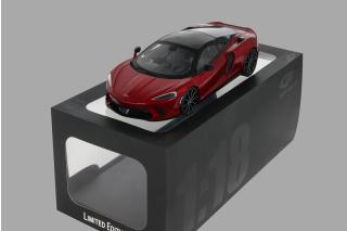 MCLAREN GTS RED 2023 GT Spirit 1:18 Resinemodell (Türen, Motorhaube... nicht zu öffnen!)